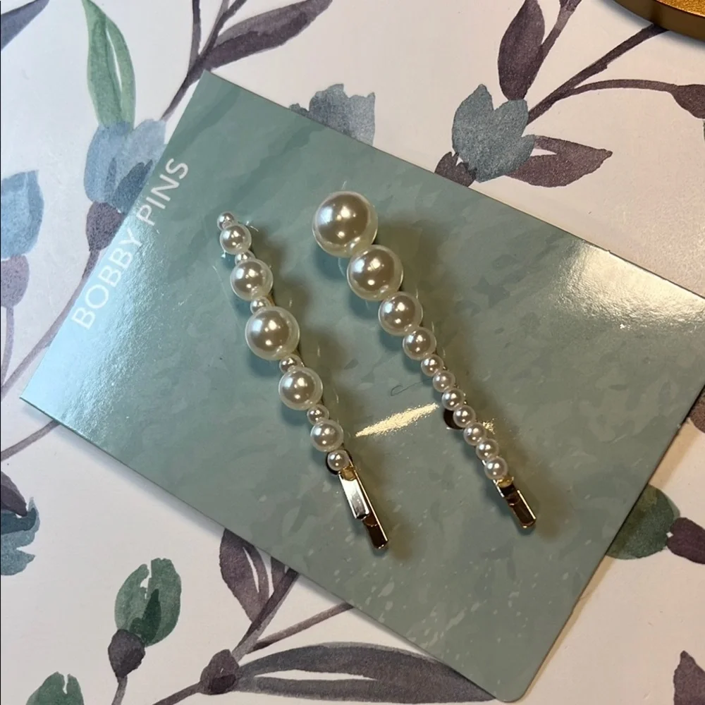 NWT Elegant Pearl Hair Pins Set of Two Coquette